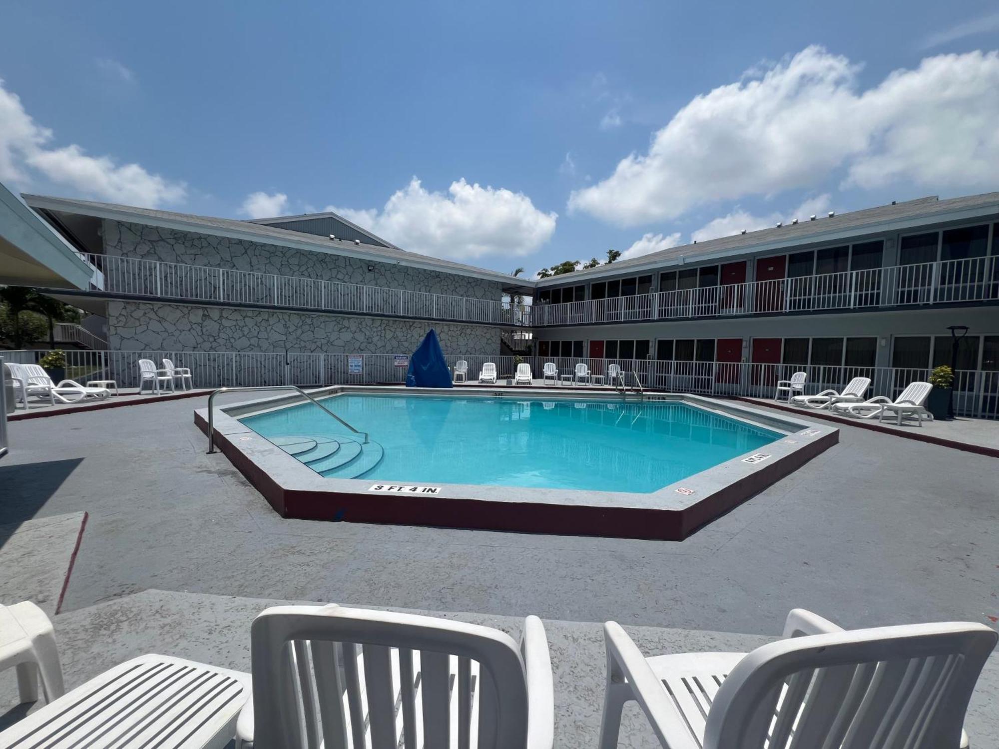 Garden Inn Homestead/Everglades/Gateway To Keys Eksteriør bilde